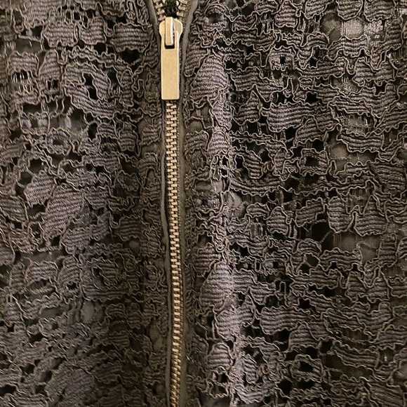 Lace Tank Top - Picture 4 of 6